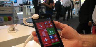 IFA-2013-Huawei-Ascend-W2-Hands-On-3